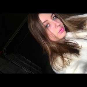 Meet your Posher, Rebecca